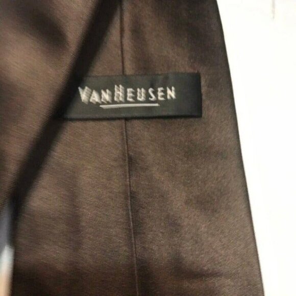 #1498 VAN HEUSEN CHOCOLATE BROWN SILK NECKTIE 59X4 - Picture 2 of 5